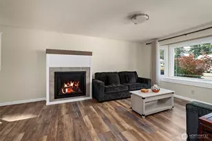 1925 NE 8th Ave, Oak Harbor, WA 98277 - Photo 8