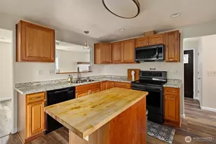 1925 NE 8th Ave, Oak Harbor, WA 98277 - Photo 14