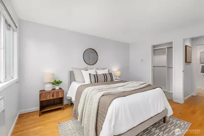 1300 W Boston Street #24, Seattle, WA 98119 - Photo 16