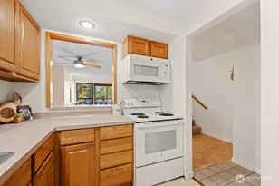 136 Summit Ave N, Kent, WA 98030 - Photo 8