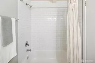 3055 80th Ave SE, Mercer Island, WA 98040 - Photo 18