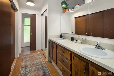 10619 Sand Point Way NE, Seattle, WA 98125 - Photo 14