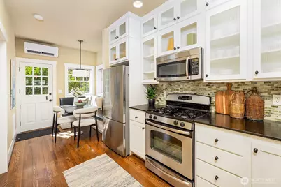 1613 21st Avenue #B, Seattle, WA 98122 - Photo 8