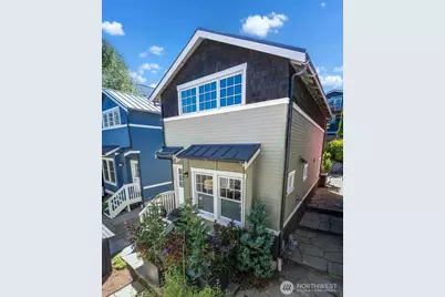 1613 21st Avenue #B, Seattle, WA 98122 - Photo 2