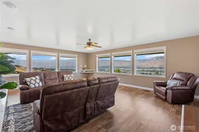 3131 35th Street NE, East Wenatchee, WA 98802 - Photo 10