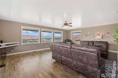 3131 35th Street NE, East Wenatchee, WA 98802 - Photo 8
