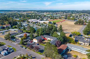 325 NE Kettle St, Oak Harbor, WA 98277 - Photo 1