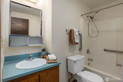 325 NE Kettle Street #105, Oak Harbor, WA 98277 - Photo 16