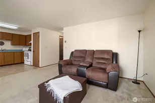 325 NE Kettle St, Oak Harbor, WA 98277 - Photo 4