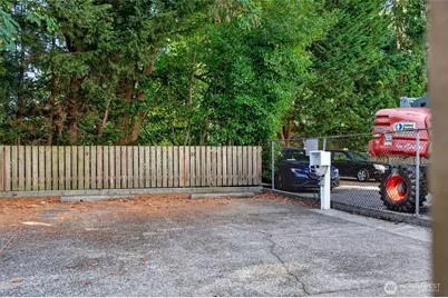 11535 Greenwood Avenue N #301, Seattle, WA 98133 - Photo 10