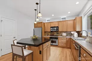 25303 NE 3rd Pl, Sammamish, WA 98074 - Photo 8
