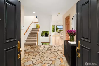 118 Highland Drive, Seattle, WA 98109 - Photo 2