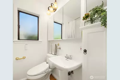 1114 2nd Avenue N, Seattle, WA 98109 - Photo 18