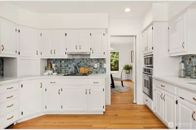 1114 2nd Avenue N, Seattle, WA 98109 - Photo 14