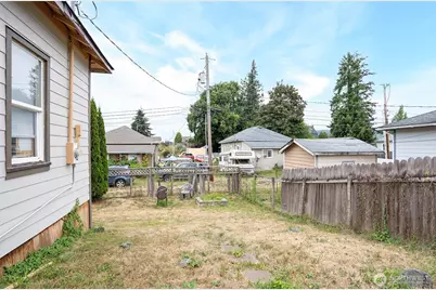110 Alder Street E, Eatonville, WA 98328 - Photo 20