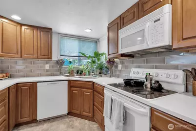 15175 Sunwood Blvd #DD12, Tukwila, WA 98188 - Photo 20
