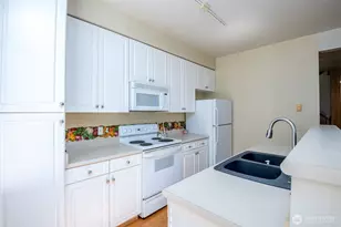 15150 140th Way SE, Renton, WA 98058 - Photo 8