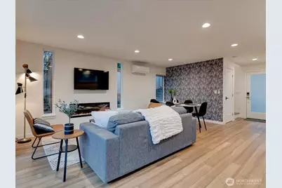7507 Latona Avenue NE, Seattle, WA 98115 - Photo 4