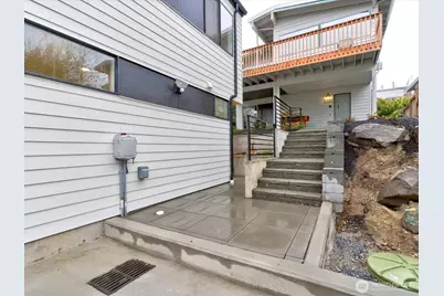7507 Latona Avenue NE, Seattle, WA 98115 - Photo 26