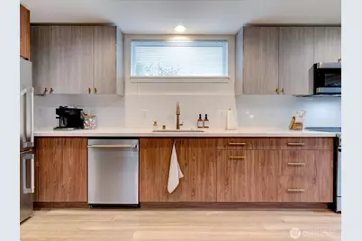 7507 Latona Avenue NE, Seattle, WA 98115 - Photo 10