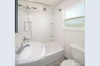5444 Kirkwood Place N, Seattle, WA 98103 - Photo 18