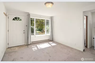 5444 Kirkwood Place N, Seattle, WA 98103 - Photo 12