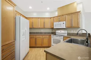 10515 221st Ln NE, Redmond, WA 98053 - Photo 8
