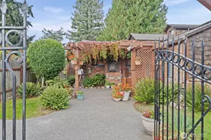 1236 S Stevens St, Tacoma, WA 98405 - Photo 2