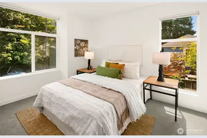 4919 Meridian Avenue N, Seattle, WA 98103 - Photo 10