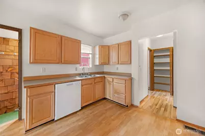 536 N 73rd Street, Seattle, WA 98103 - Photo 10