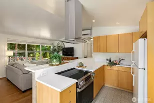 1574 NE Park View Dr, Bainbridge Island, WA 98110 - Photo 6