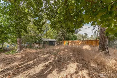 325 E 20th Avenue, Spokane, WA 99203 - Photo 36