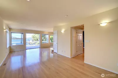 9942 Rainier Avenue S, Seattle, WA 98118 - Photo 4