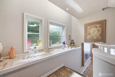 1946 Harvard Avenue E, Seattle, WA 98102 - Photo 10