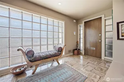 1946 Harvard Avenue E, Seattle, WA 98102 - Photo 4