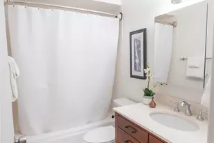 2562 Thorndyke Ave W, Seattle, WA 98199 - Photo 16