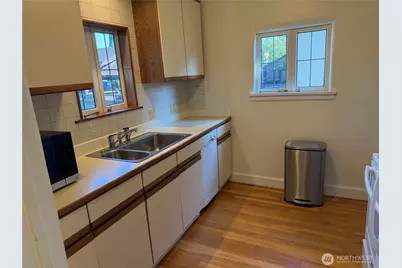 2014 41st Avenue E, Seattle, WA 98112 - Photo 4