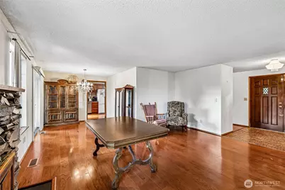 8621 Vistarama Avenue, Everett, WA 98208 - Photo 6
