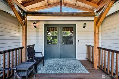 8621 Vistarama Avenue, Everett, WA 98208 - Photo 2