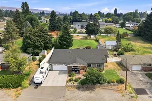 471 N Iowa Ave, East Wenatchee, WA 98802 - Photo 2