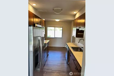 10628 Glen Acres Dr S, Seattle, WA 98168 - Photo 8