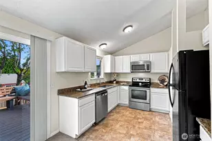 1116 SW 106th St, Seattle, WA 98146 - Photo 8