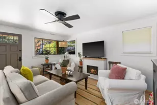 4311 NE 55th St, Seattle, WA 98105 - Photo 8