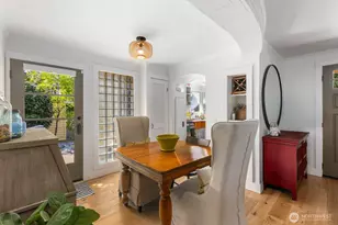 4311 NE 55th St, Seattle, WA 98105 - Photo 10