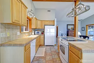 870 Livingston Bay Shore Dr, Camano Island, WA 98282 - Photo 12