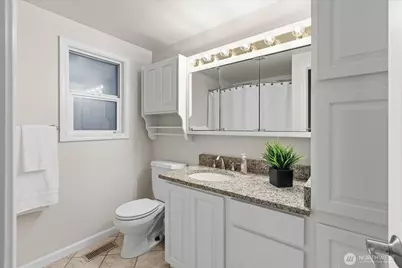 2053 E Beaver Lake Drive SE, Sammamish, WA 98075 - Photo 28