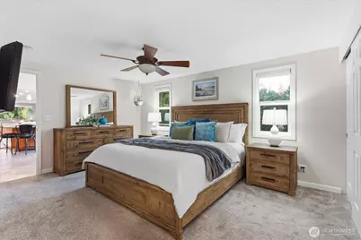 2053 E Beaver Lake Drive SE, Sammamish, WA 98075 - Photo 24