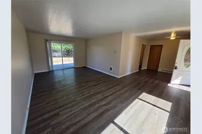 3382 Nebraska Street, Longview, WA 98632 - Photo 4