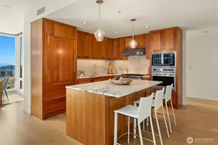 10700 NE 4th St, Bellevue, WA 98004 - Photo 4