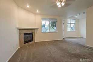 13000 Admiralty Way, Everett, WA 98204 - Photo 4